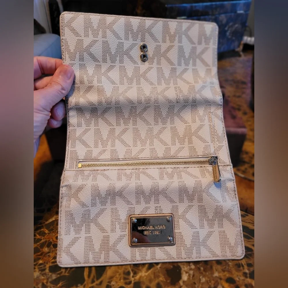 MICHAEL KORS LONG WALLET - Picture 14 of 14